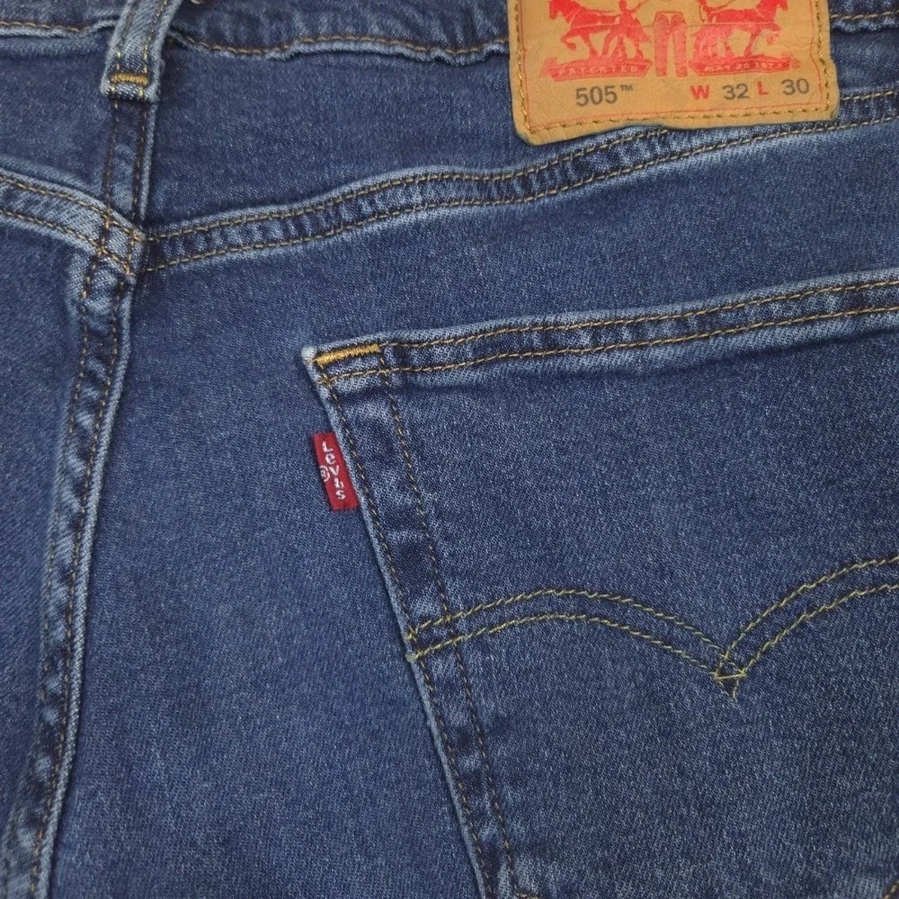 Levis 505 Straight Leg Jeans Mens 32x30 Blue Denim Mid Rise Classic Fit